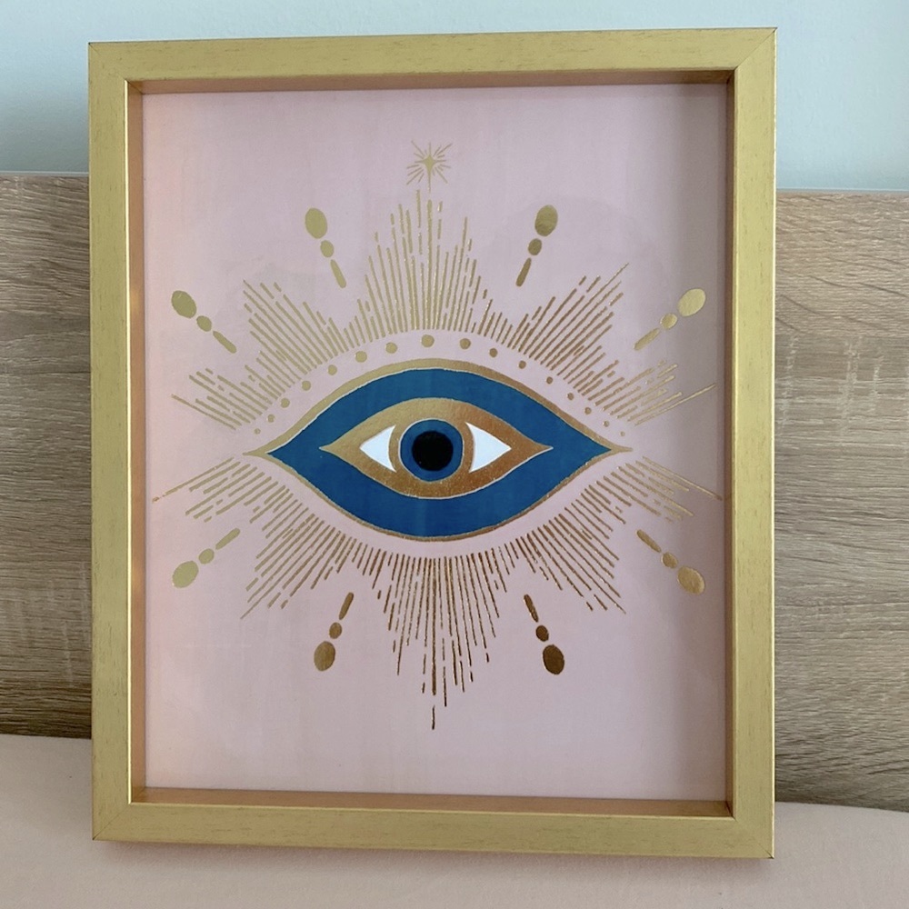 eye wall decor
